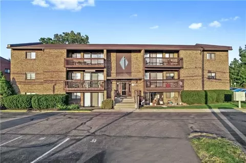 1201 Dutilh Rd #9, Cranberry Township, PA 16066