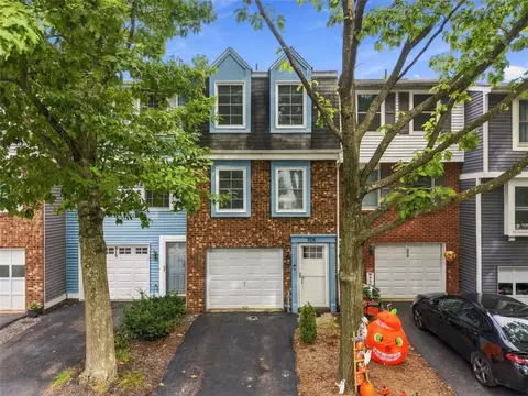 308 Redrome Cir, Bridgeville, PA 15017