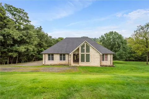 3054 Bedillion Rd, Washington, PA 15301