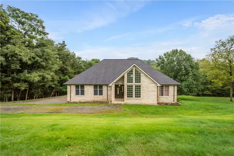 3054 Bedillion Rd, Washington, PA 15301