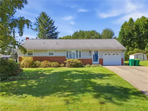 125 Elizabeth Dr, Butler, PA 16001