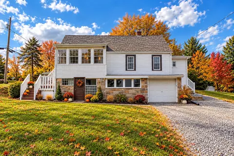 805 Meadowbrook, Trafford, PA 15085