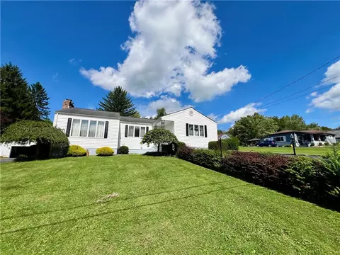415 Falls Ave, New Castle, PA 16105