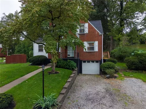 558 Glenrock Dr, Bethel Park, PA 15102