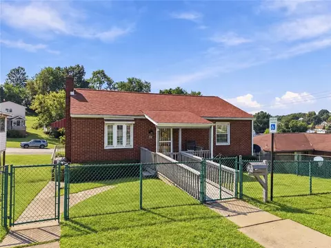 718 Laura St, West Mifflin, PA 15122