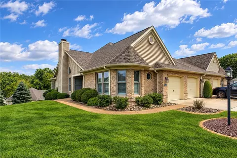 2203 Hunt Club Dr, Greensburg, PA 15601