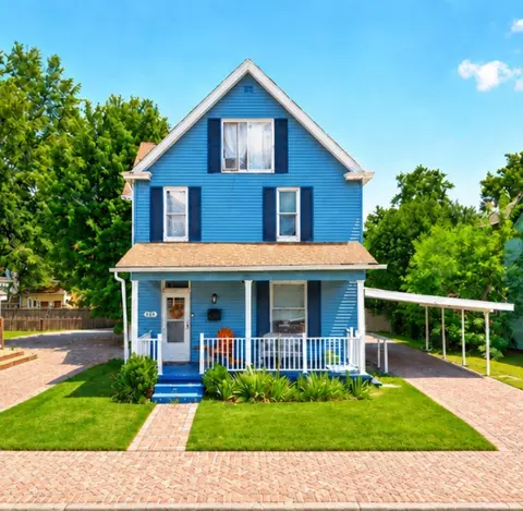 923 9th Ave, New Brighton, PA 15066