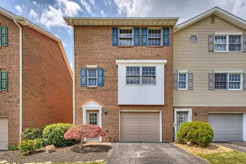 1128 Cranston Dr, Greensburg, PA 15601
