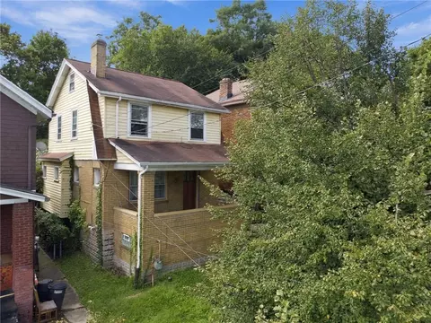 924 Woodbourne Ave, Pittsburgh, PA 15226