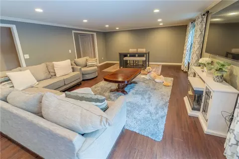 84 Mystic Hbr, Bradford Woods, PA 15015