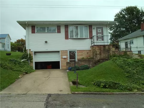 47 Cherry Ave, Mount Pleasant, PA 15666