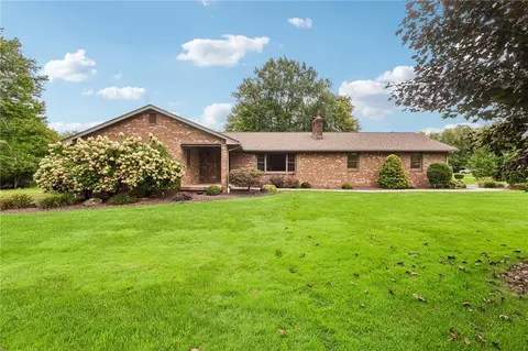7 Valley View Dr, New Wilmington, PA 16142