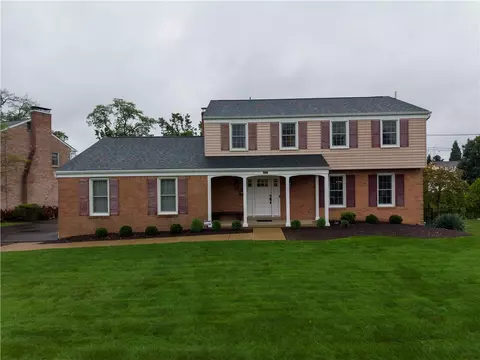 1046 Centergate Dr, Bethel Park, PA 15102