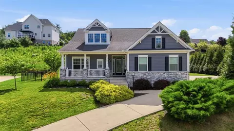1653 Blackburn Heights Dr, Sewickley, PA 15143