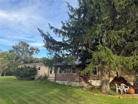 216 Lakeview Cir, Valencia, PA 16059