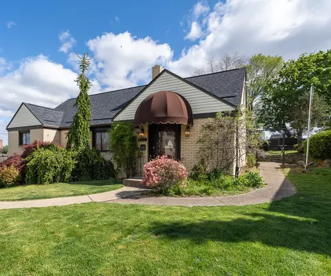 142 Green, Pittsburgh, PA 15236