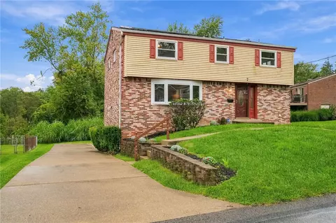 7 Cameron Dr, Pittsburgh, PA 15235