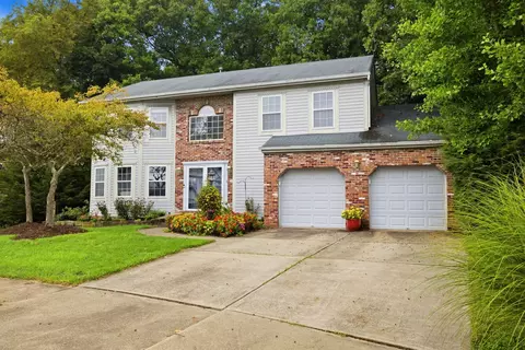 210 Trail Ct, Cranberry Township, PA 16066