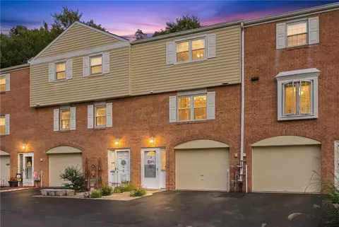 37 Oxford Ct, Pittsburgh, PA 15237