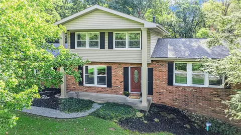 120 W Woodland Dr, Aliquippa, PA 15001