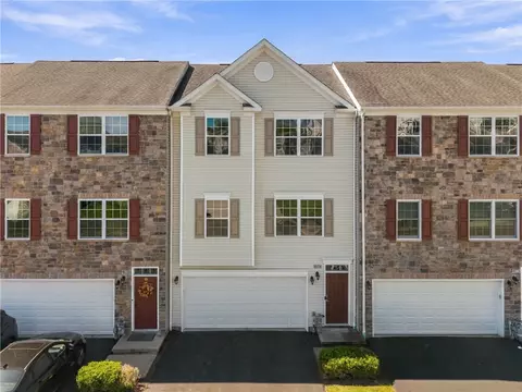 707 Freedom Dr, Carnegie, PA 15106