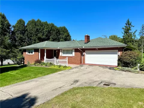 22 Meadowbrook Dr, New Castle, PA 16105