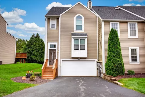 2659 Hunters Pointe Dr, Wexford, PA 15090