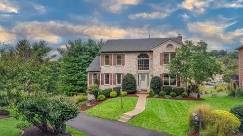 704 Red Barn Ct, Bethel Park, PA 15102