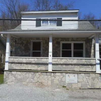 317 Pike Run Dr, Daisytown, PA 15427