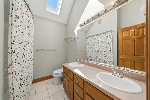 Bath - 706 Audubon Dr, Mars, PA 16046 photo 6 of 7