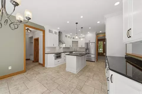 Kitchen - 706 Audubon Dr, Mars, PA 16046 photo 2 of 4