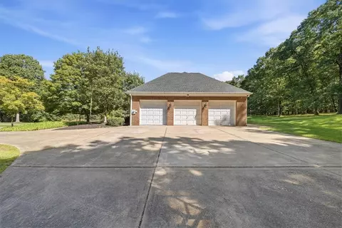 Exterior - 706 Audubon Dr, Mars, PA 16046 photo 4 of 6