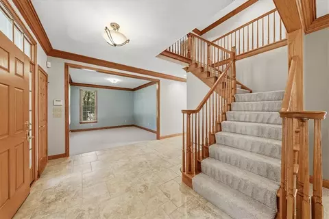 Entry Way - 706 Audubon Dr, Mars, PA 16046 photo 3 of 6
