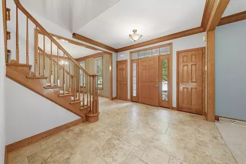 Entry Way - 706 Audubon Dr, Mars, PA 16046 photo 2 of 6