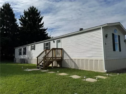 19 Holly Hill Dr, Freedom, PA 15042