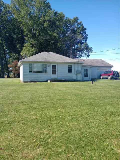 5173 Perry Hwy, Volant, PA 16156