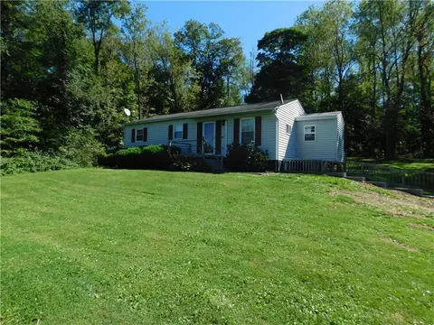 329 Sumey Rd, Mcclellandtown, PA 15458