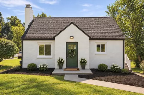 446 Thompsonville, Mcmurray, PA 15317