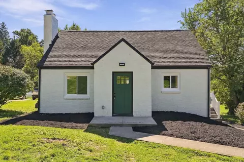 446 Thompsonville, Mcmurray, PA 15317