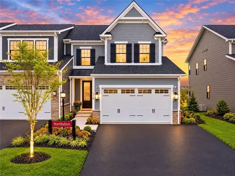 110 Hollow Oak Dr, Coraopolis, PA 15108