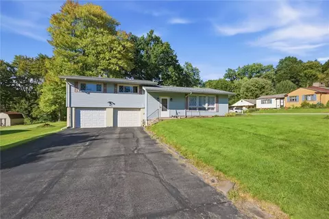 1935 Rettig Dr, Hermitage, PA 16148