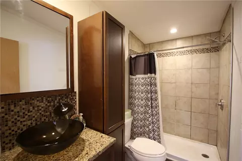 Bath - 122 Eagle Pointe Dr, New Eagle, PA 15067 photo 1 of 1
