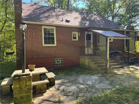 20 Deambroggi Rd, Charleroi, PA 15022