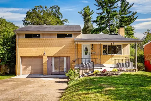 563 Sunnyfield, Monroeville, PA 15146