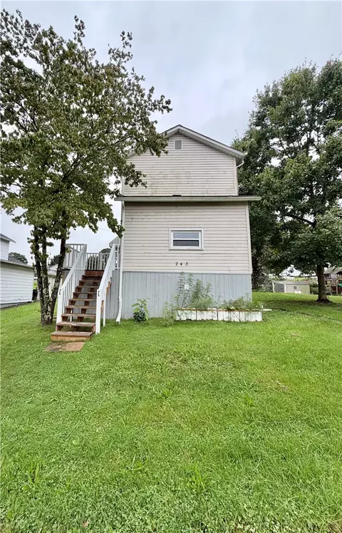 243 Third Ave, Crucible, PA 15325