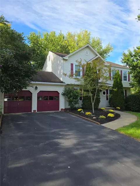 163 Woodbine Dr, Cranberry Township, PA 16066