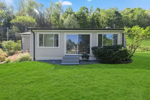 118 Foster Rd, Beaver Falls, PA 15010
