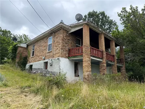 201 Elm Rd, Uniontown, PA 15401