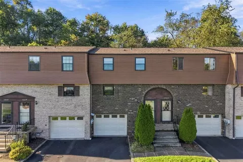 5051 Harvest Ln, Gibsonia, PA 15044