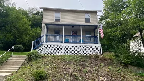 122 Hillside Way, New Castle, PA 16101